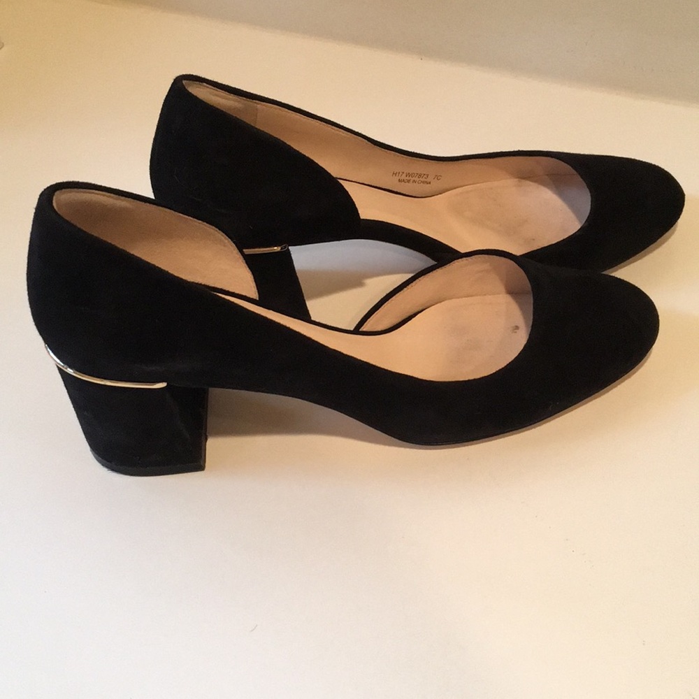 Cole Haan Laree Grande Pump in black suede.